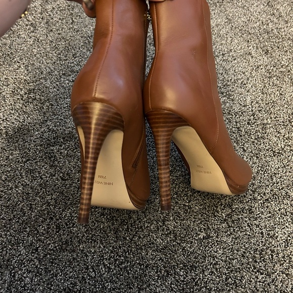 Brown Ankle Bootie heels - Picture 3 of 4